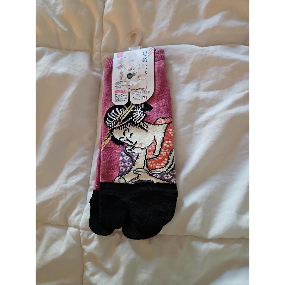 Japanese tabi socks women pink